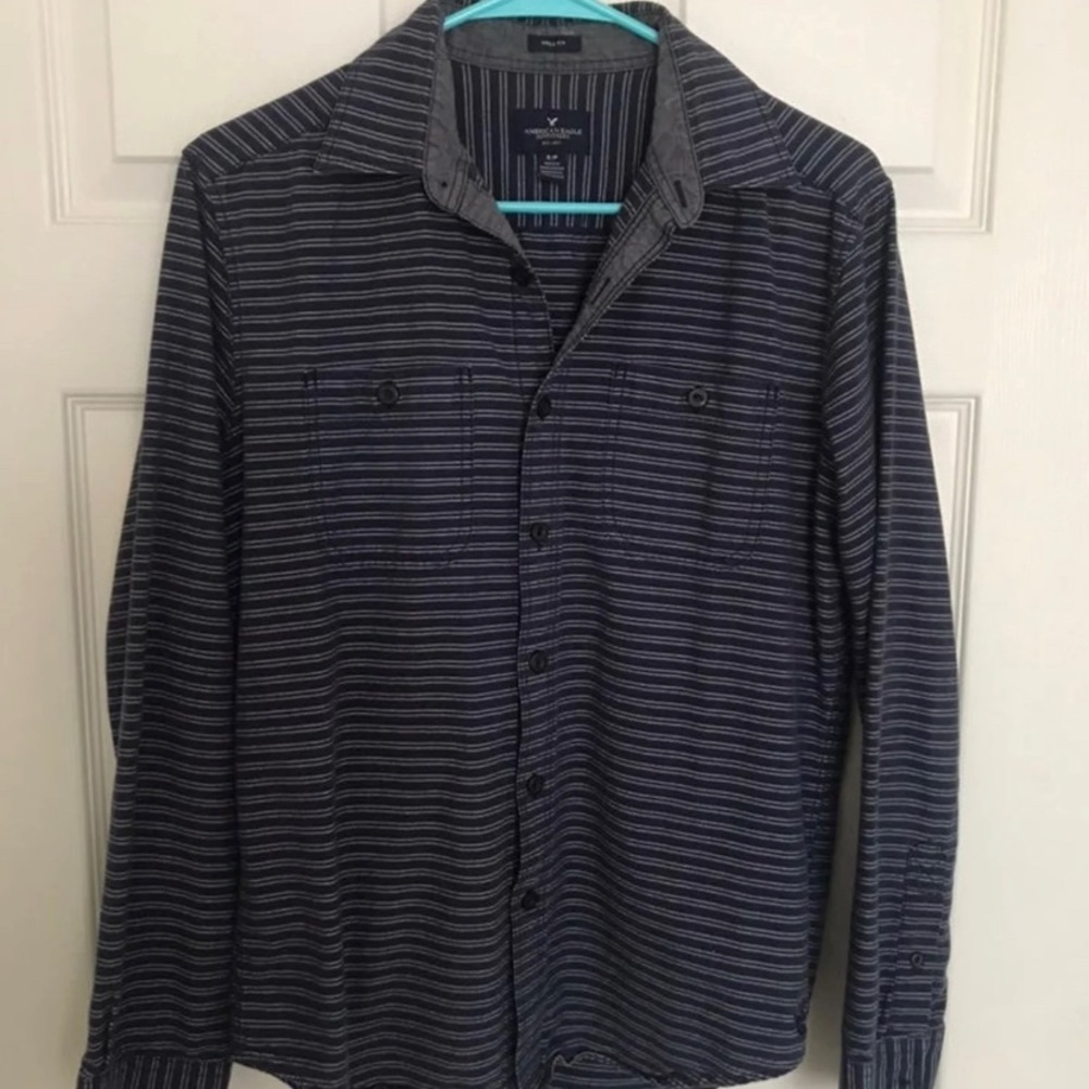 Men’s American eagle button up shirt